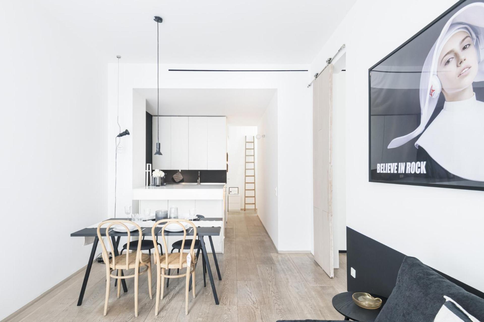 Easylife - Moderno In Moscova/brera *